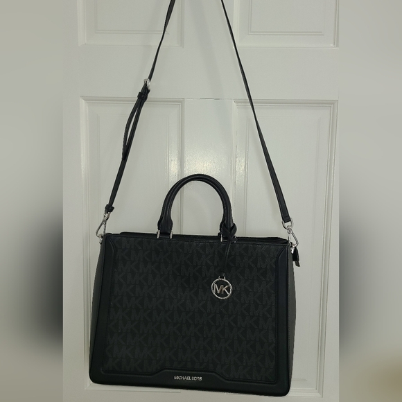 Michael Kors Black Signature Tote - Picture 4 of 10